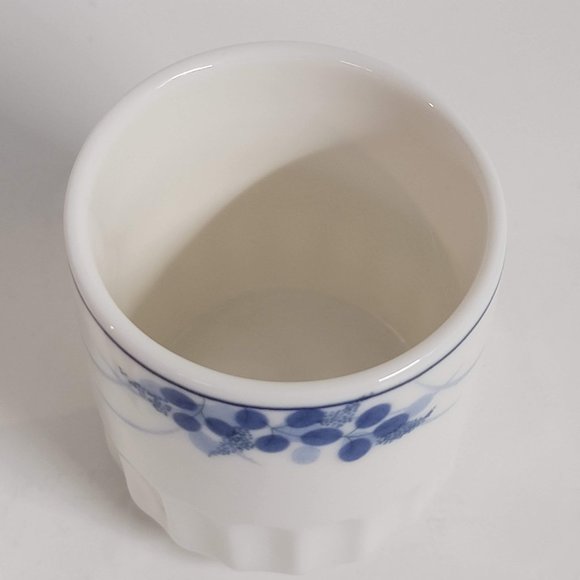 Vintage Asian Tea Cups Sake Cups White Porcelain Indigo Blue Set of 2 - Picture 5 of 9